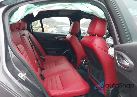 2022 Alfa Romeo Giulia Veloce Awd из США, поврежденный, VIN ZARFANBN1N7659075